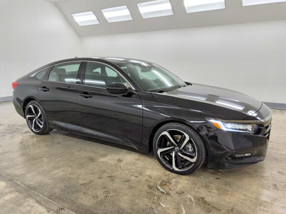 Снимка 4 от търг – 2018 HONDA ACCORD с VIN 1HGCV1F32JA232618