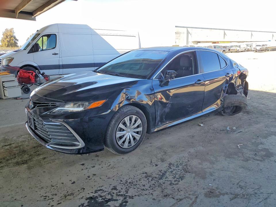 TOYOTA CAMRY 2023 with VIN 4T1C31AK4PU605678 - Photo from auction