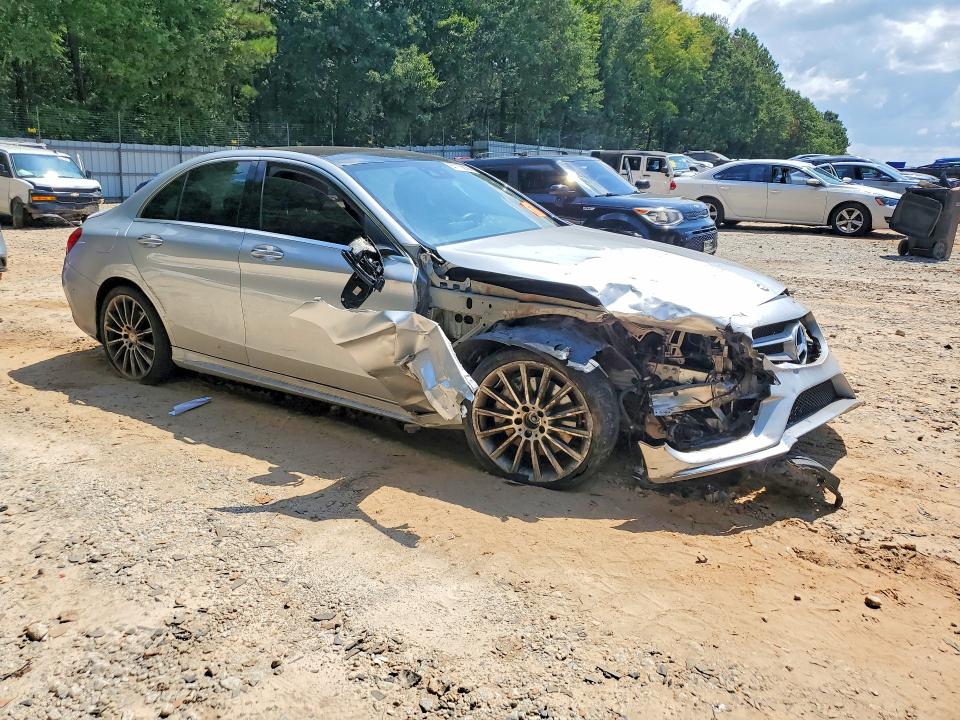 Photo 4 from auction – 2016 MERCEDES-BENZ C with VIN 55SWF4KB9GU145272