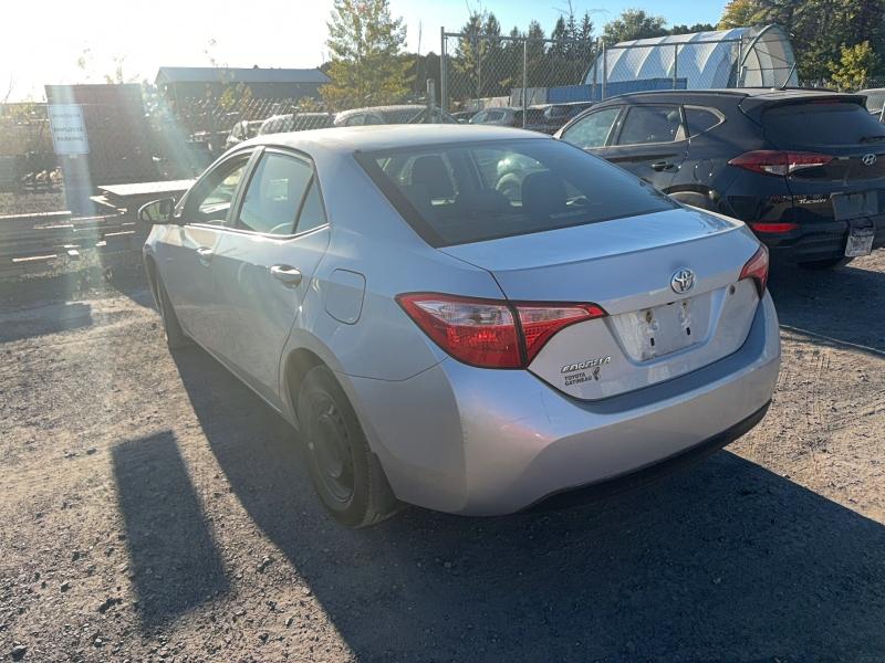Снимка 4 от търг – 2018 TOYOTA COROLLA с VIN 2T1BURHE9JC076471