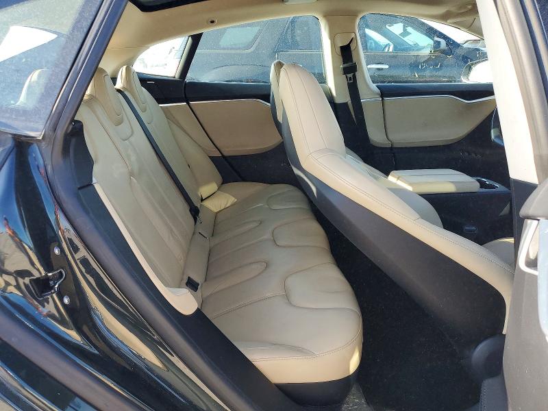 Foto 10 de la subasta – 2013 TESLA MODEL S con VIN 5YJSA1CNXDFP09108