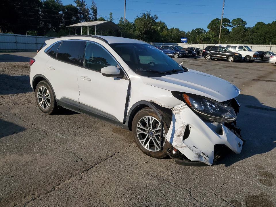 Photo 4 from auction – 2020 FORD ESCAPE with VIN 1FMCU0H64LUC24861