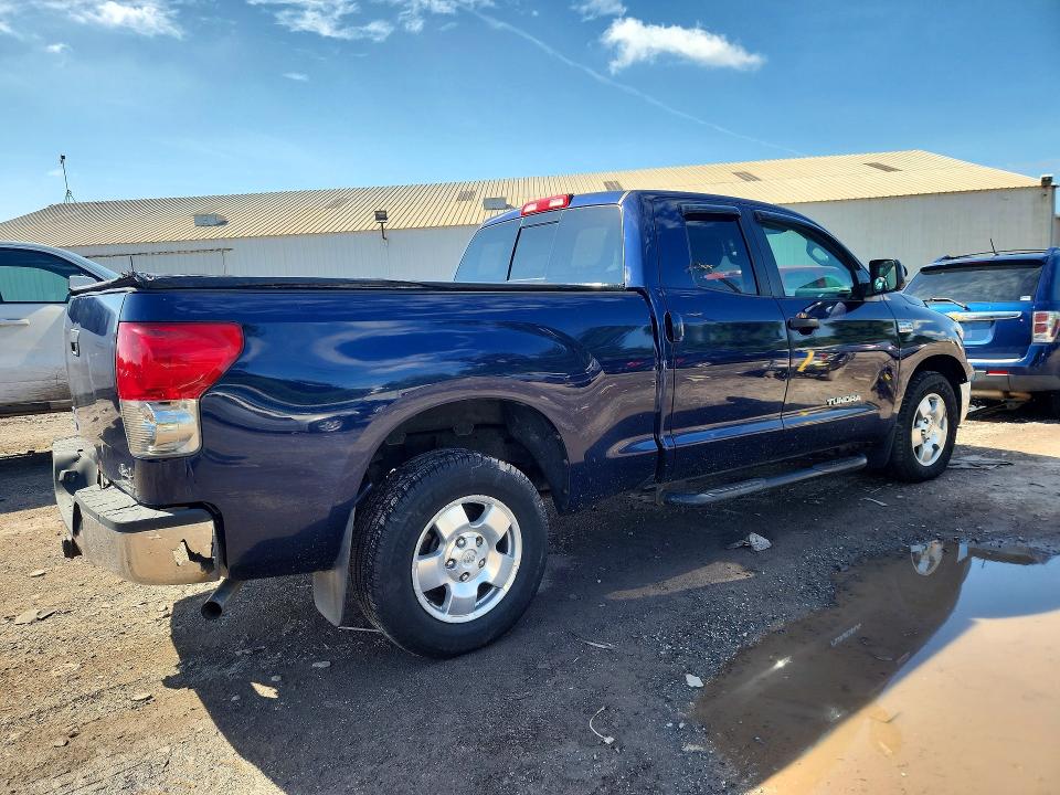 Photo 3 from auction – 2010 TOYOTA TUNDRA with VIN 5TFUY5F17AX113458