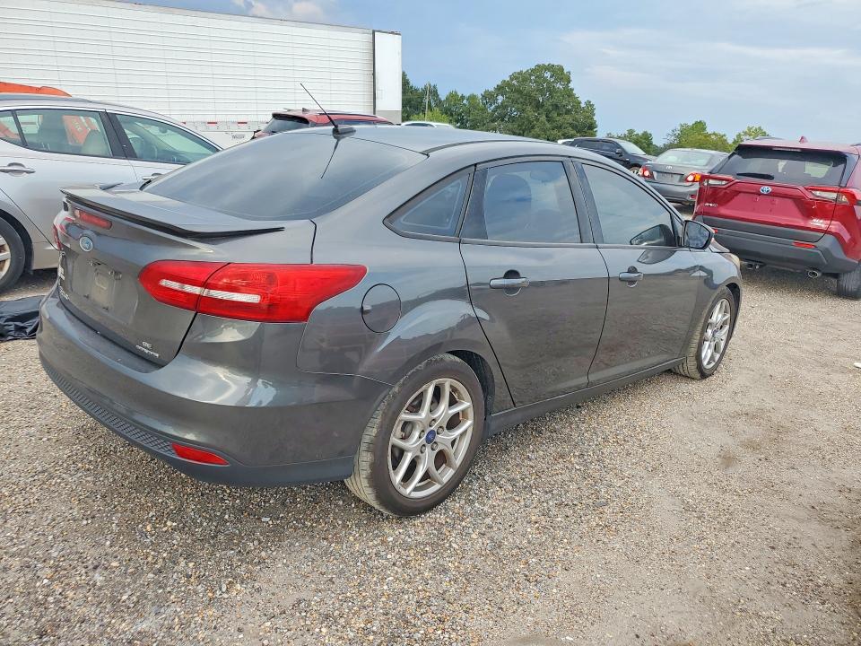 Photo 3 from auction – 2015 FORD FOCUS with VIN 1FADP3F27FL286269