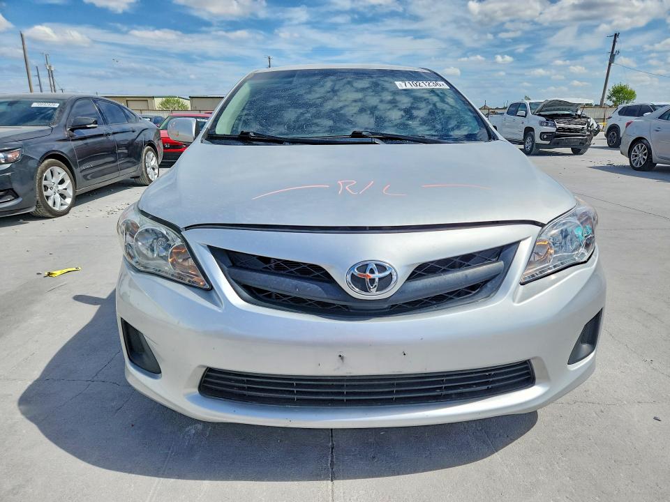 Photo 5 from auction – 2013 TOYOTA COROLLA with VIN 2T1BU4EE2DC960778