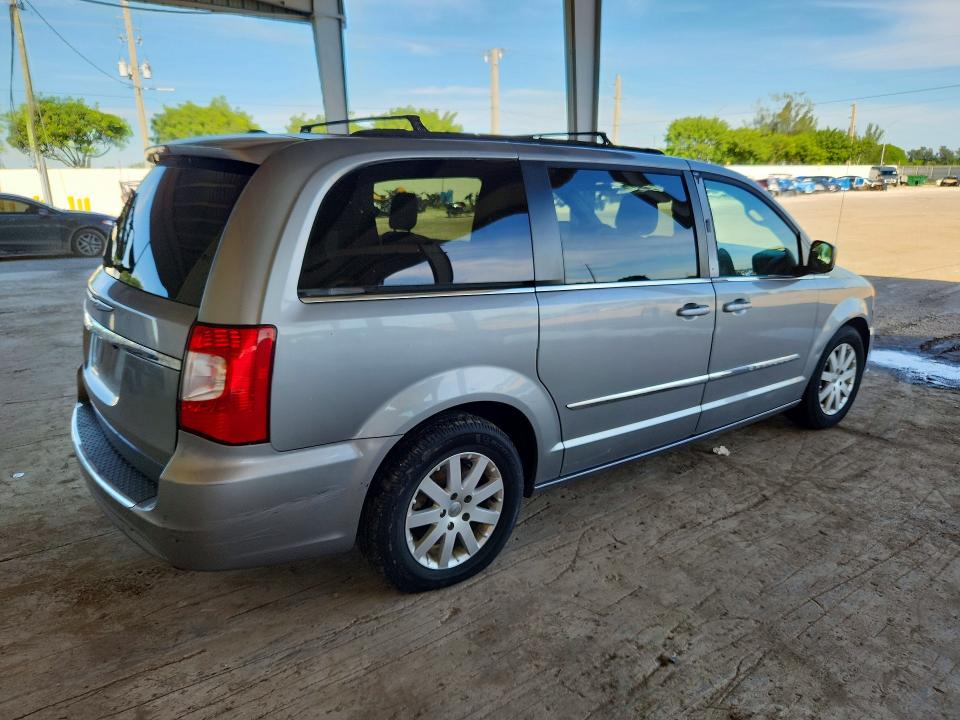Снимка 3 от търг – 2016 CHRYSLER TOWN & COUNTRY с VIN 2C4RC1BGXGR231485