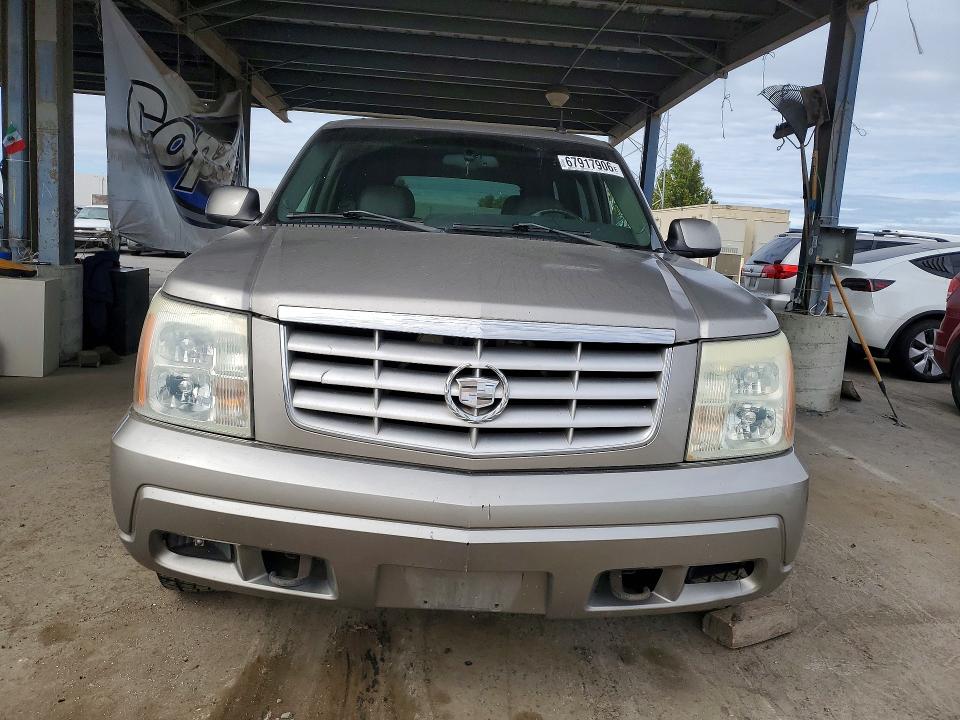 Photo 5 from auction – 2002 CADILLAC ESCALADE with VIN 1GYEC63TX2R292111