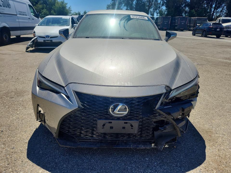 Photo 5 from auction – 2021 LEXUS IS with VIN JTHGZ1B2XM5038061