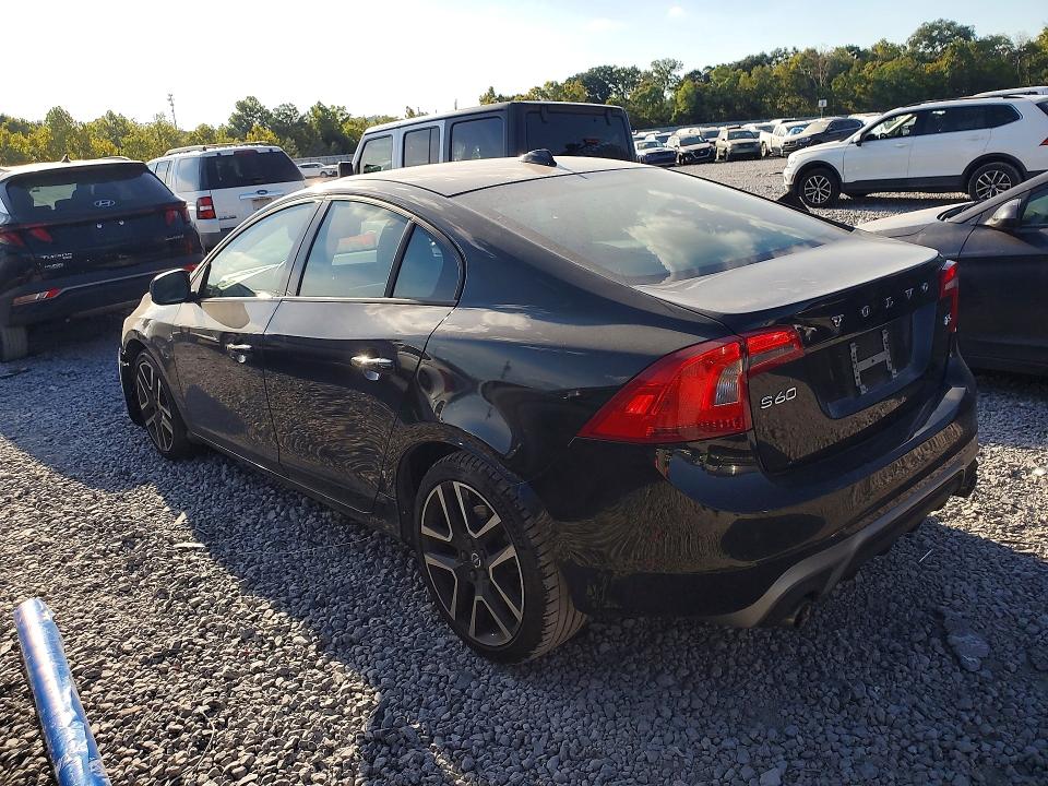 Foto 2 de la subasta – 2017 VOLVO S60 con VIN YV126MFL2H2437878