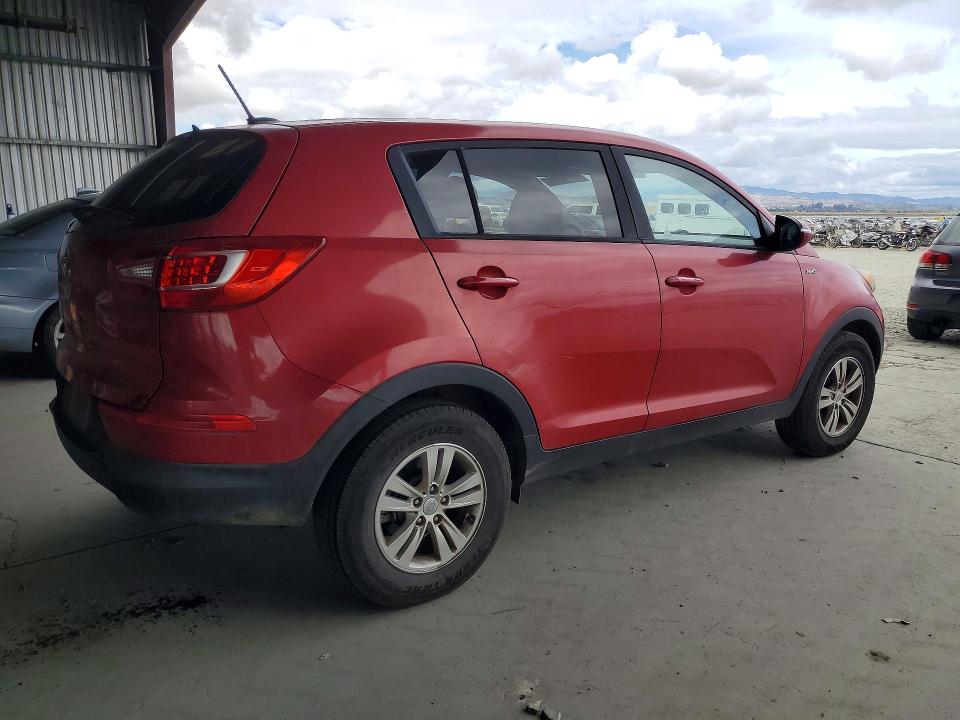 Photo 3 from auction – 2011 KIA SPORTAGE with VIN KNDPBCA20B7083904