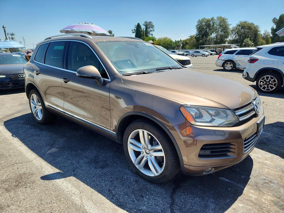Photo 4 from auction – 2014 VOLKSWAGEN TOUAREG with VIN WVGEP9BP3ED011473
