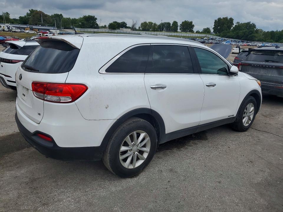 Photo 3 from auction – 2017 KIA SORENTO with VIN 5XYPGDA57HG209043