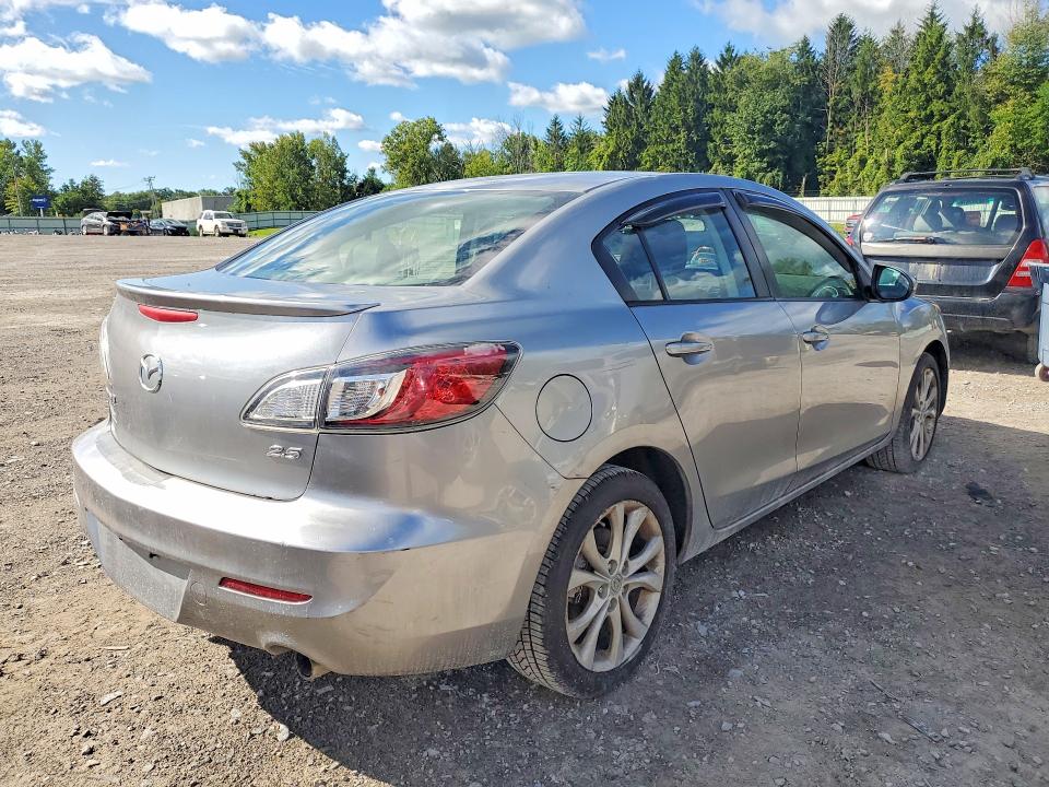 Photo 3 from auction – 2011 MAZDA 3 with VIN JM1BL1W67B1400202