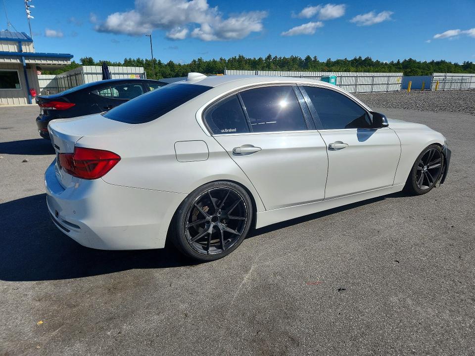 صورة رقم 3 من المزاد - 2017 BMW 330 مع VIN WBA8B9G34HNU55771
