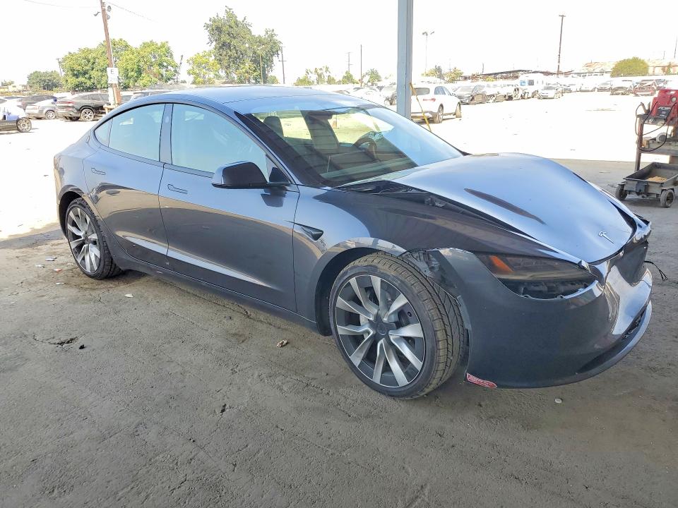 Снимка 4 от търг – 2024 TESLA MODEL 3 с VIN 5YJ3E1EA3RF732420