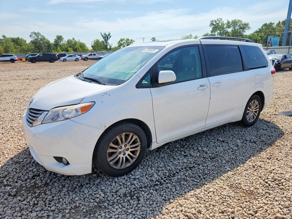 TOYOTA SIENNA 2011 z numerem VIN 5TDYK3DC4BS117843 - Zdjęcie z aukcji
