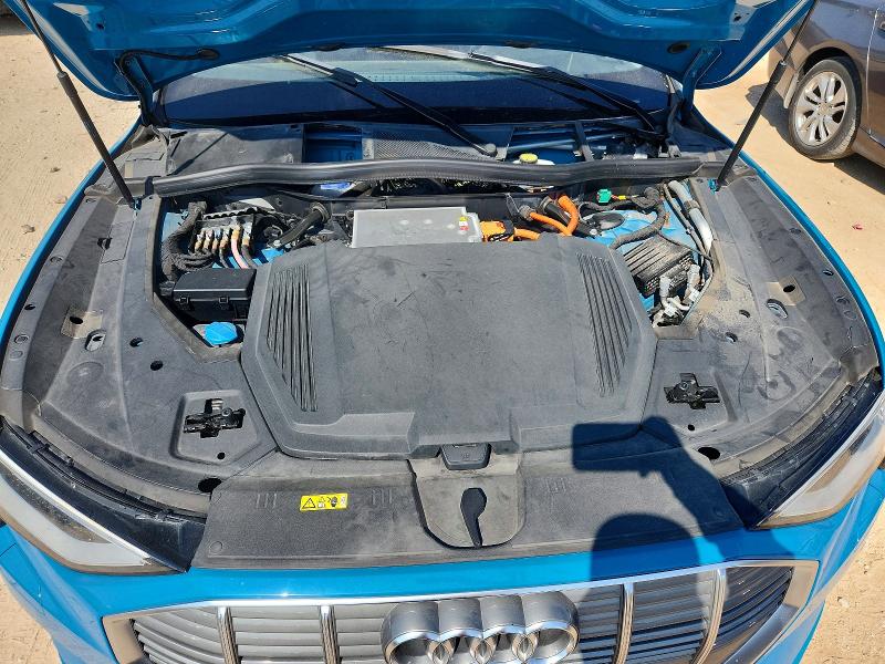 Photo 12 from auction – 2019 AUDI E-TRON with VIN WA1VABGE8KB017310