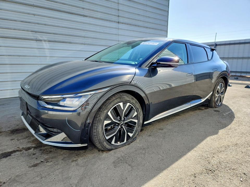 KIA EV6 2023 с VIN KNDC34LA9P5111630 - Снимка от търг