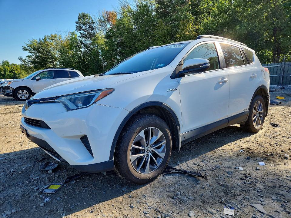 Фото 1 с аукциона – 2018 TOYOTA RAV4 с VIN JTMRJREV7JD202261