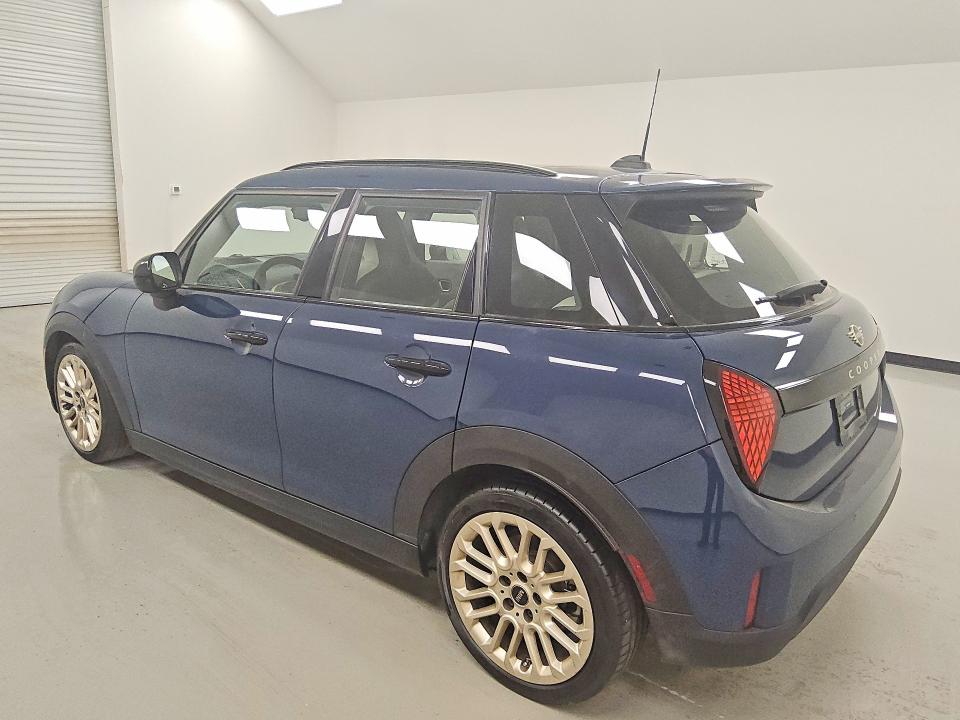 صورة رقم 2 من المزاد - 2026 MINI COOPER مع VIN WMW53GD09T2Y07932