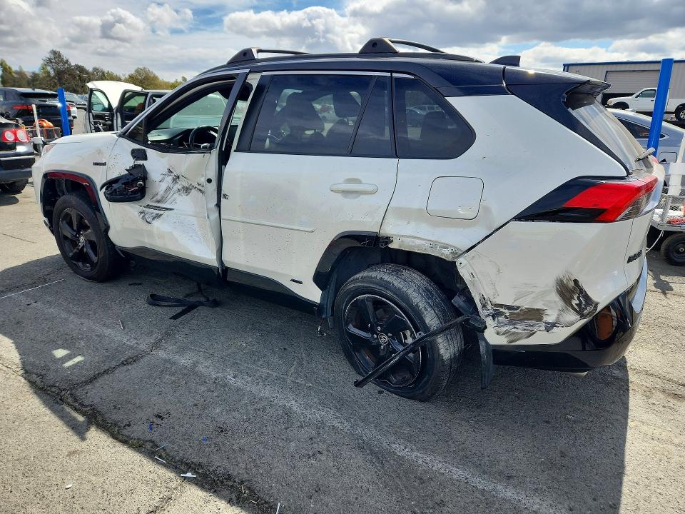 Photo 2 from auction – 2020 TOYOTA RAV4 with VIN JTMEWRFV8LJ030521