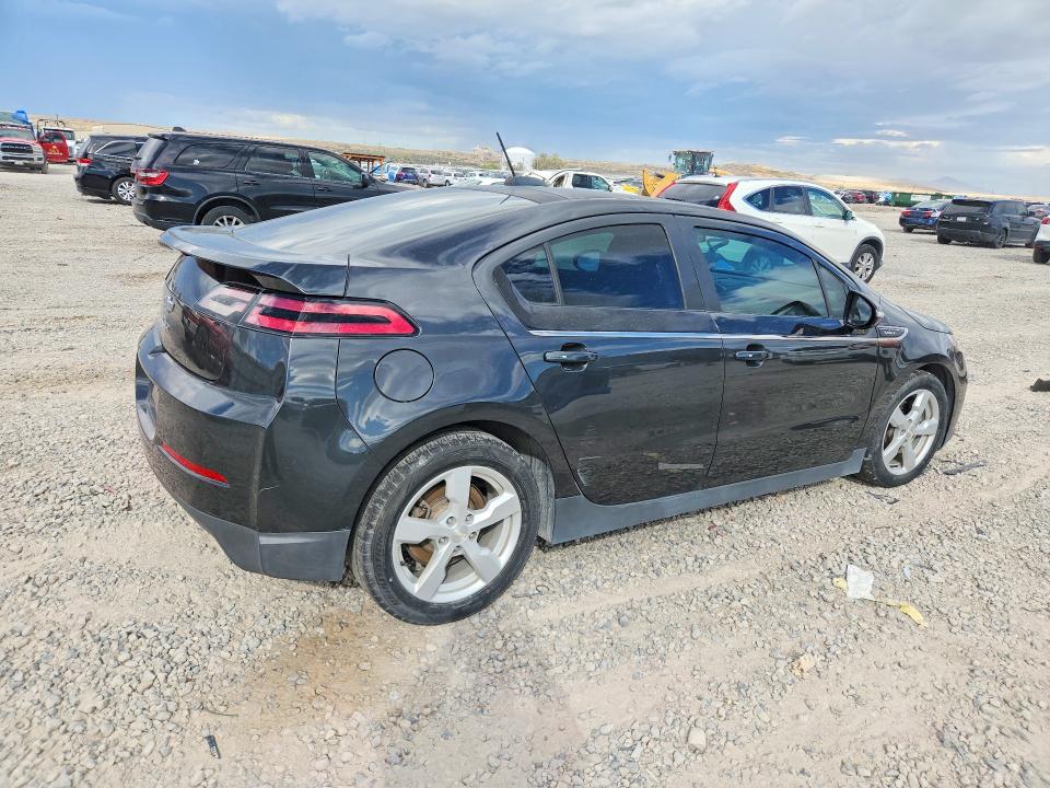 Photo 3 from auction – 2015 CHEVROLET VOLT with VIN 1G1RC6E43FU104344
