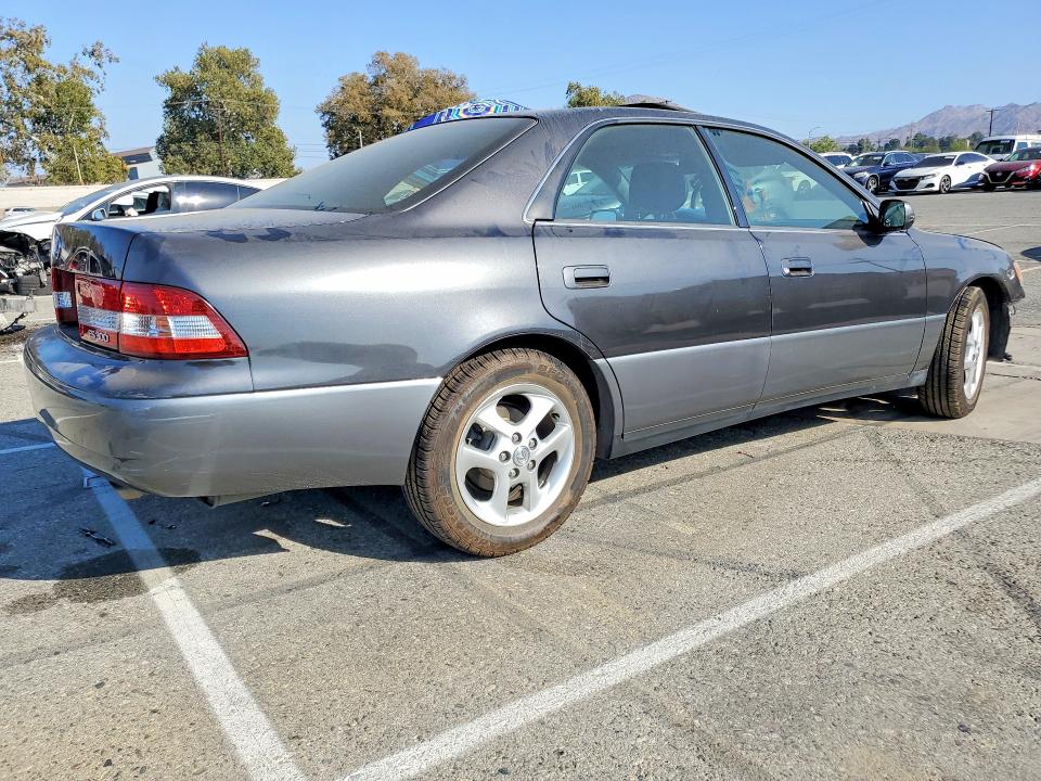Photo 3 from auction – 2000 LEXUS ES with VIN JT8BF28G7Y0271538