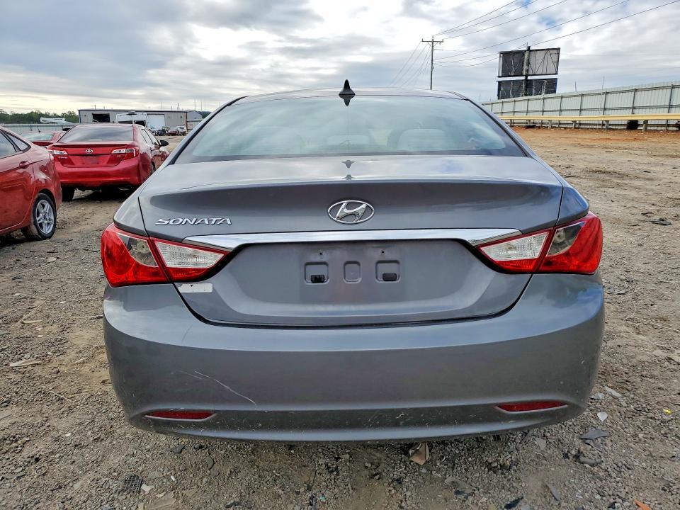 Снимка 6 от търг – 2011 HYUNDAI SONATA с VIN 5NPEB4AC2BH044524
