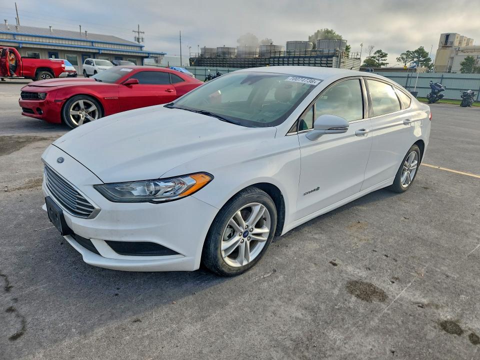 FORD FUSION 2018 مع رقم تعريف المركبة 3FA6P0LU3JR261165 - صورة من المزاد