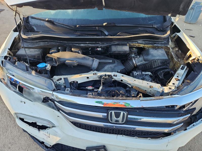 Снимка 12 от търг – 2017 HONDA PILOT с VIN 5FNYF6H7XHB506745