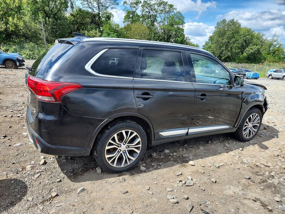 Photo 3 from auction – 2017 MITSUBISHI OUTLANDER with VIN JA4AZ3A39HZ063121