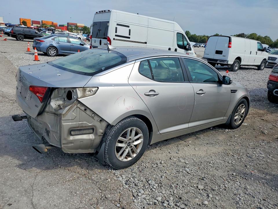 Снимка 3 от търг – 2011 KIA OPTIMA с VIN KNAGM4A74B5121381