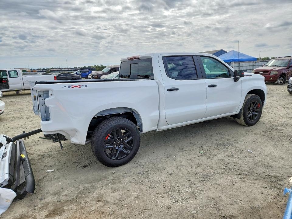 Снимка 3 от търг – 2026 CHEVROLET SILVERADO с VIN 1GCUKEED0TZ259883