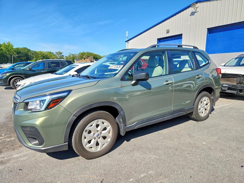 SUBARU FORESTER 2019 with VIN JF2SKACC6KH572338 - Photo from auction