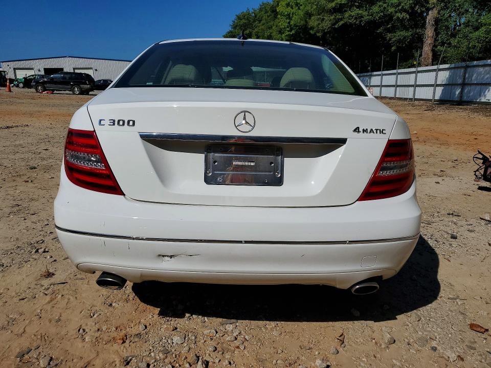Photo 6 from auction – 2013 MERCEDES-BENZ C with VIN WDDGF8AB5DR264723