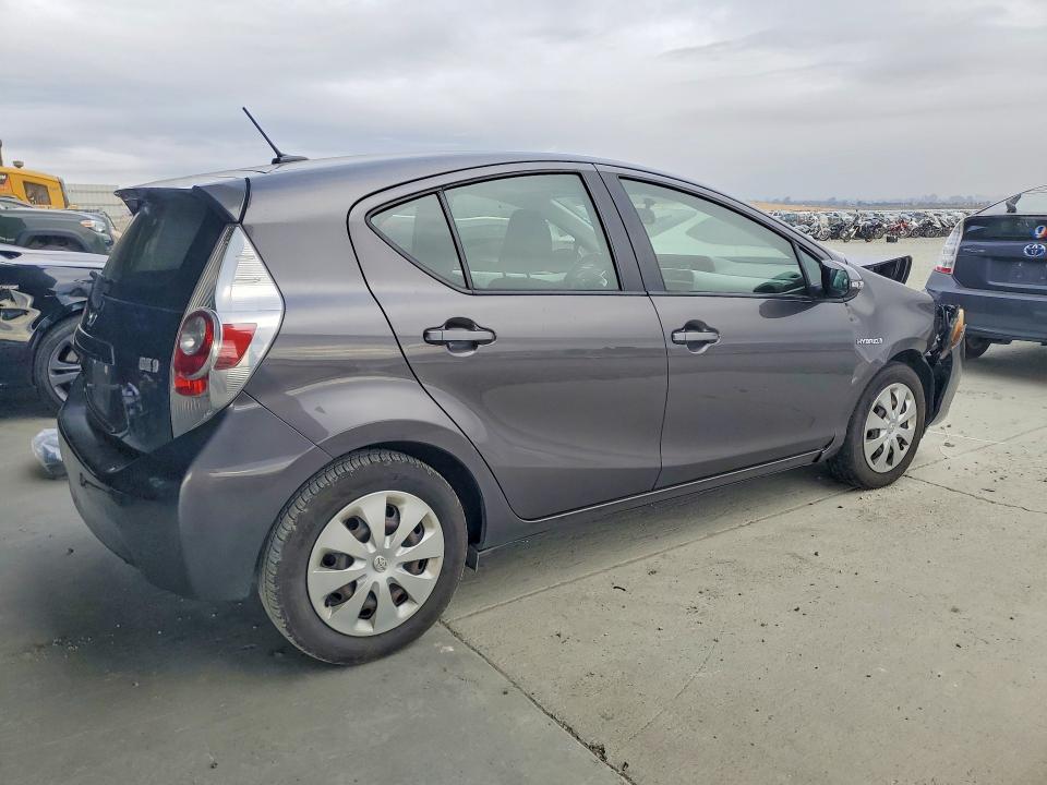 Photo 3 from auction – 2012 TOYOTA PRIUS C with VIN JTDKDTB39C1004570