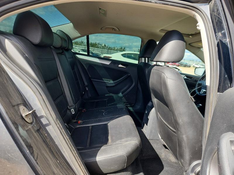 Photo 10 from auction – 2012 VOLKSWAGEN JETTA with VIN 3VW3L7AJ7CM376925