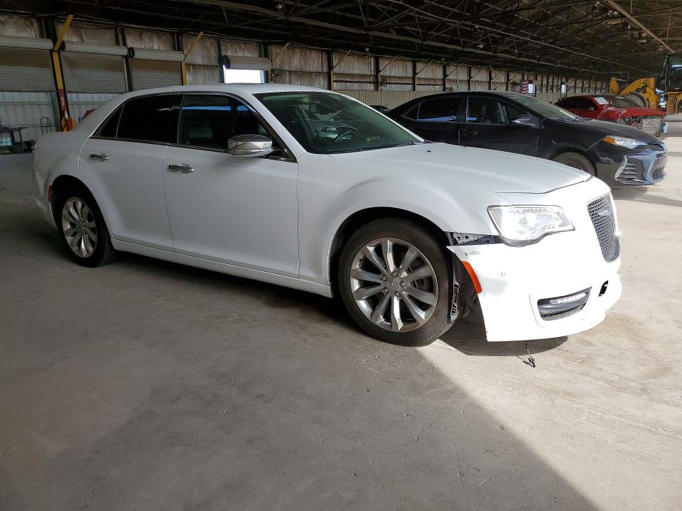 Фото 4 с аукциона – 2018 CHRYSLER 300 с VIN 2C3CCAKG9JH268552