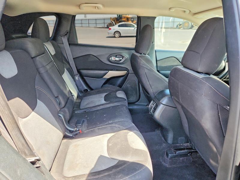 Снимка 11 от търг – 2018 JEEP CHEROKEE с VIN 1C4PJLCB0JD556474