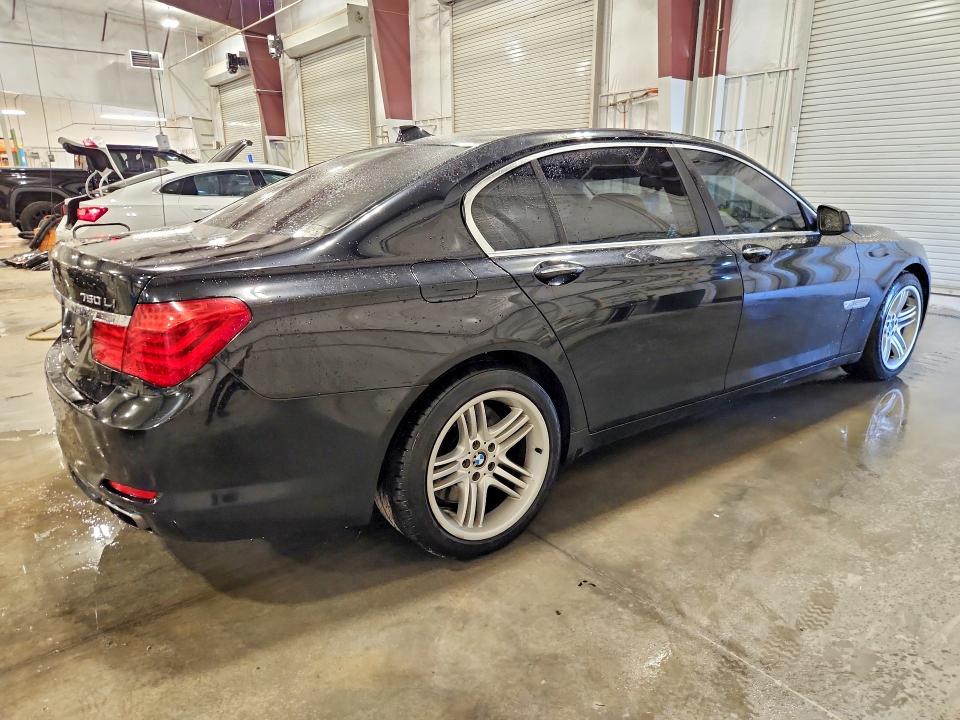 Снимка 3 от търг – 2011 BMW 750 с VIN WBAKC8C55BC433883