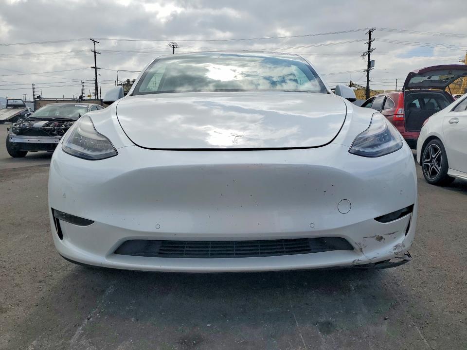 Снимка 5 от търг – 2021 TESLA MODEL Y с VIN 5YJYGDEE8MF077829