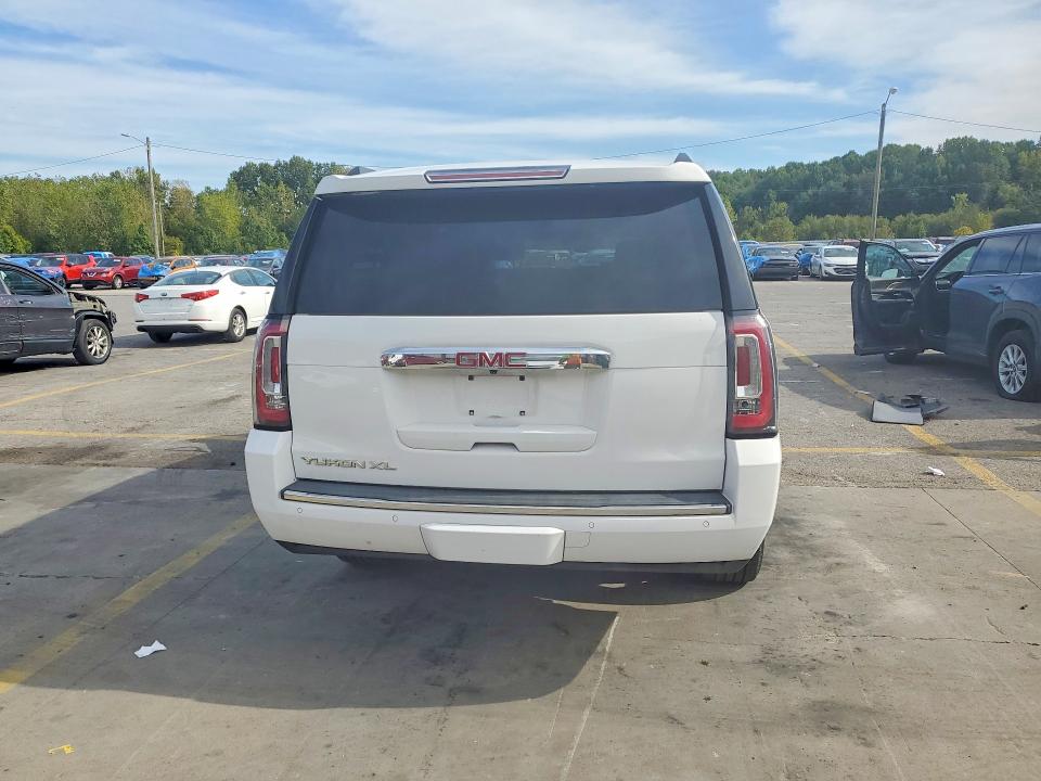 Снимка 6 от търг – 2020 GMC YUKON XL с VIN 1GKS2HKJ5LR200044