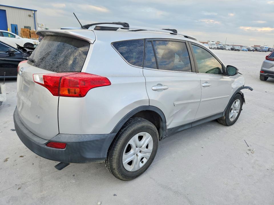 Снимка 3 от търг – 2015 TOYOTA RAV4 с VIN JTMZFREV0FJ054304