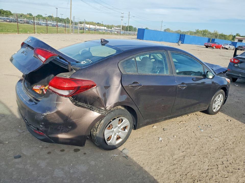 Photo 3 from auction – 2017 KIA FORTE with VIN 3KPFL4A74HE159658