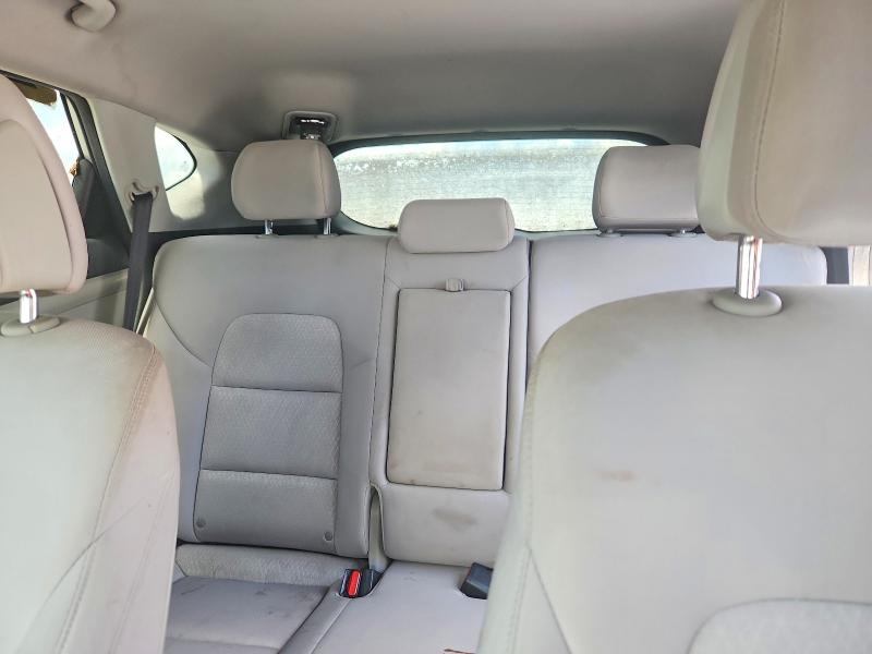 Photo 10 from auction – 2018 HYUNDAI TUCSON with VIN KM8J33A44JU747976
