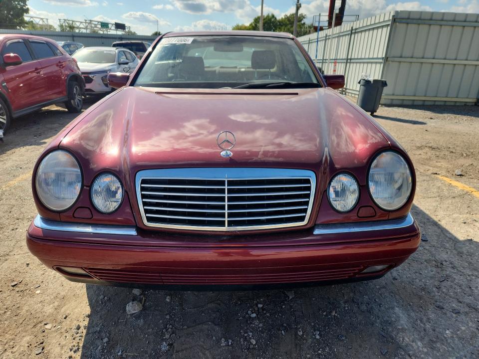 Photo 5 from auction – 1999 MERCEDES-BENZ E with VIN WDBJF70H0XA825525