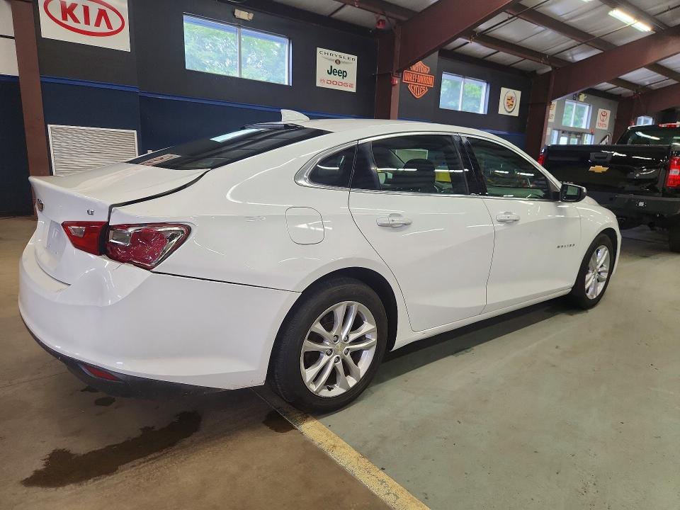 Photo 3 from auction – 2017 CHEVROLET MALIBU with VIN 1G1ZE5ST6HF201397