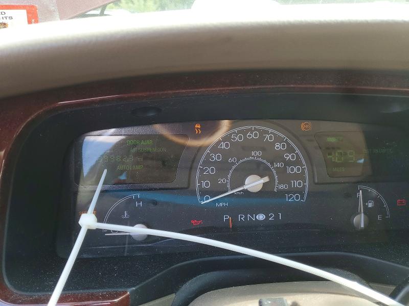 Photo 9 from auction – 2003 LINCOLN TOWN CAR with VIN 1LNHM82W63Y609151