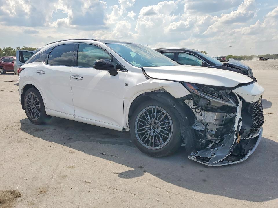 Фото 4 с аукциона – 2023 LEXUS RX с VIN 2T2BCMEAXPC003413
