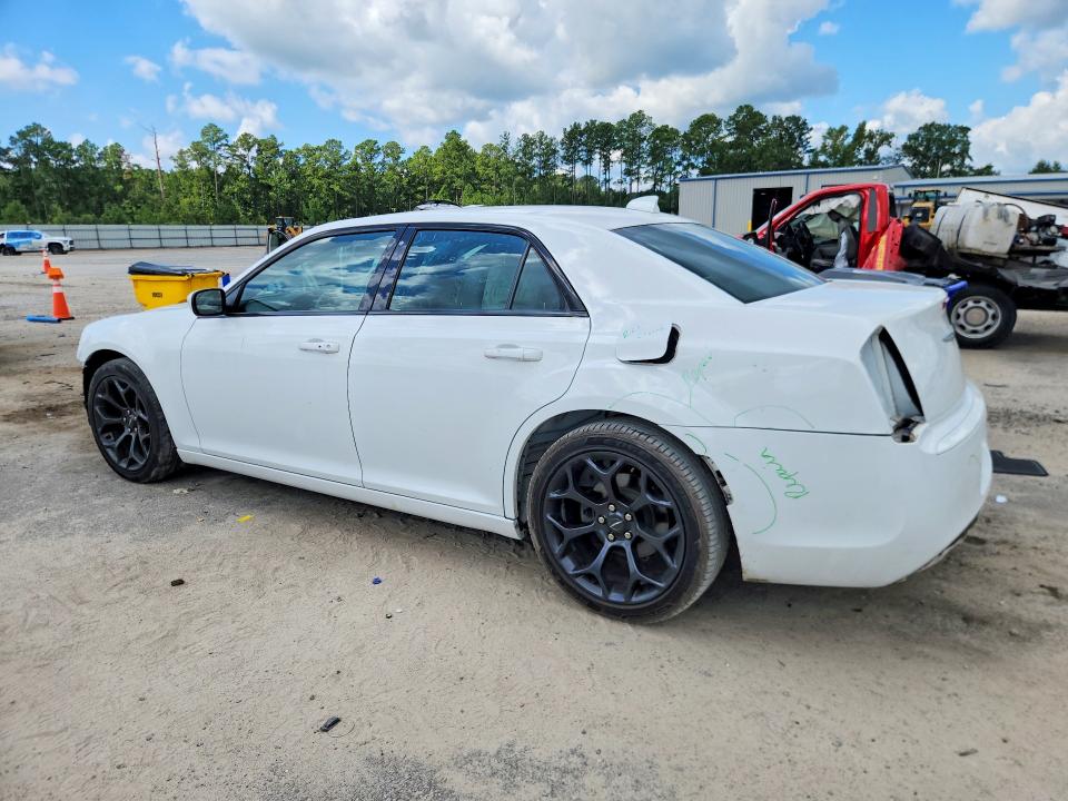 Photo 2 from auction – 2019 CHRYSLER 300 with VIN 2C3CCABGXKH648050